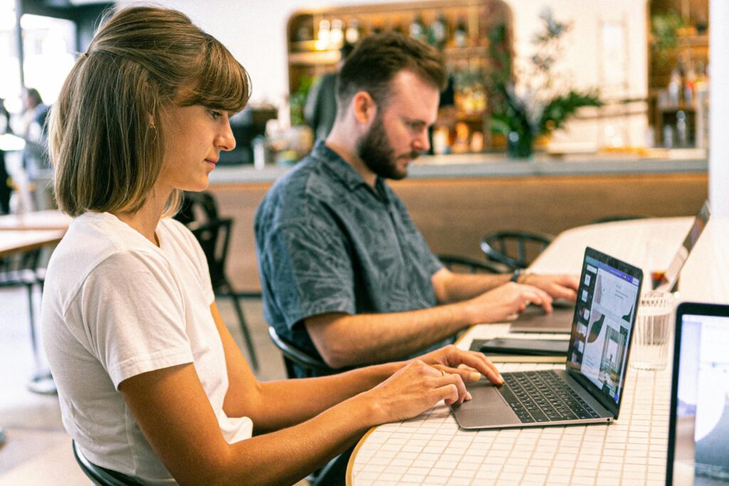 Welcome to Deskill.pro: Empowering Your Digital Journey. 2 pexels canvastudio 3194518